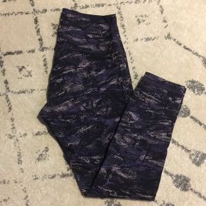 lululemon high waist wunder unders - 25” - size 8